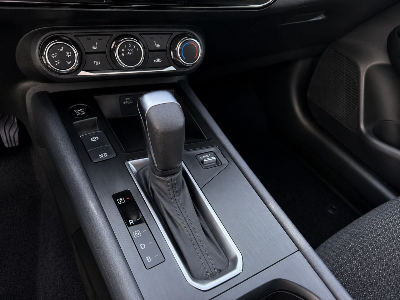 2026 NISSAN Kicks KICKS S Super Black Châteauguay - photo #14