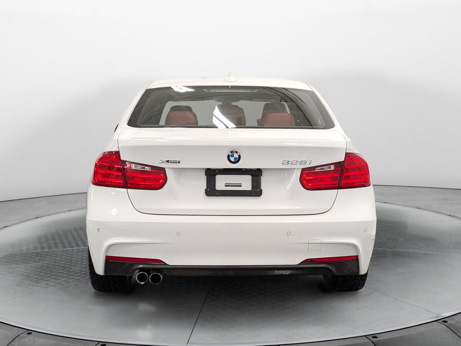 BMW 328I xDrive Sedan M package!! 8 Mag et 8 pneus À voir! 2015 Blanc