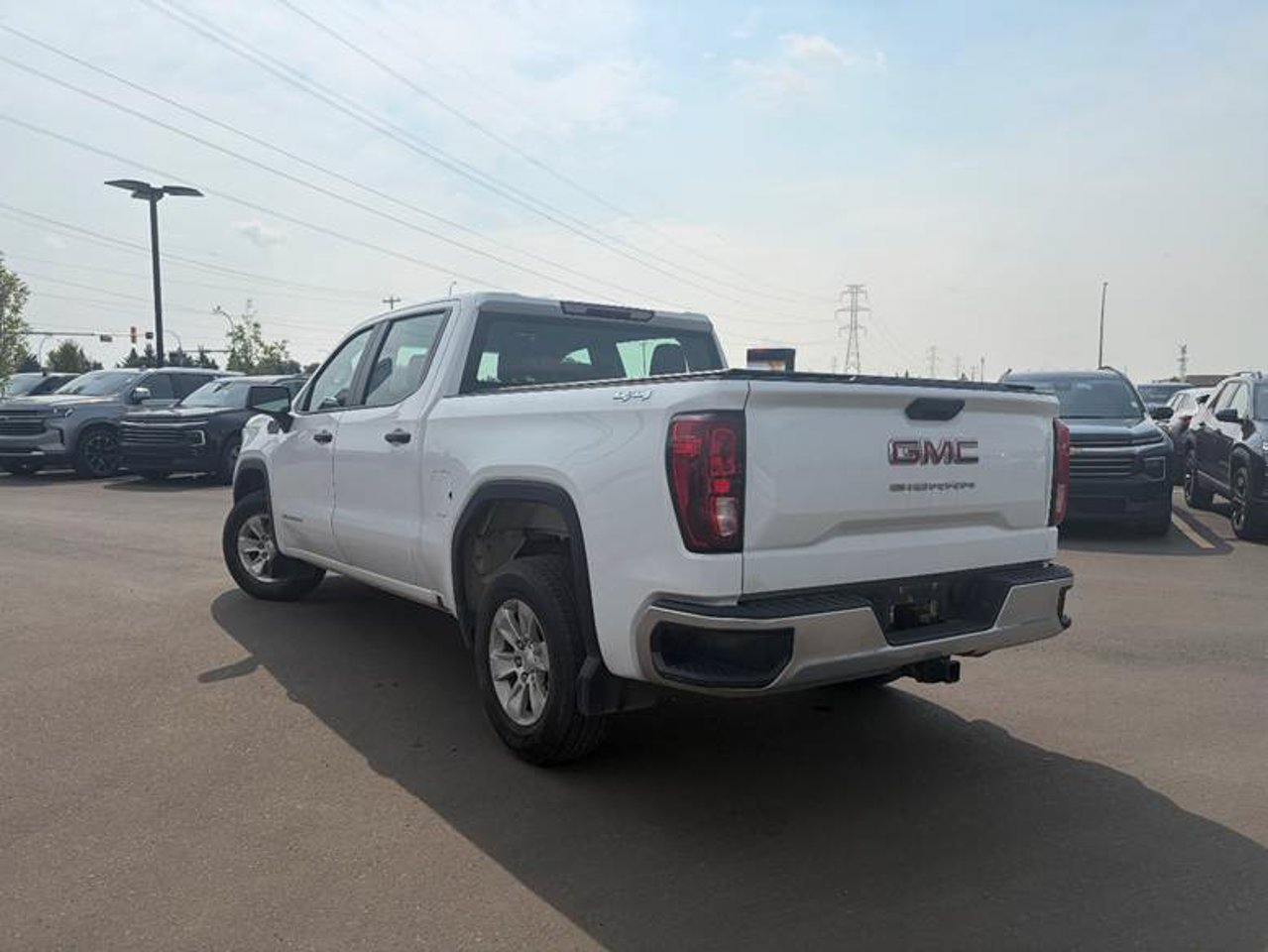 2023 GMC Sierra 1500 4WD Crew Cab 147 Pro White Sherwood Park - photo #3