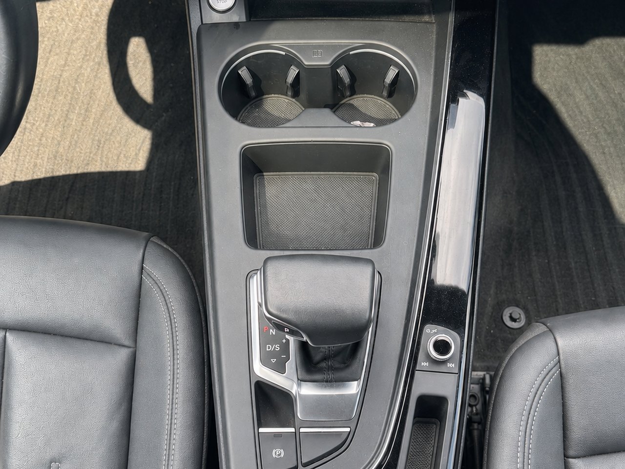 Audi A4 Black Optic 2023 Noir Granby - photo #20