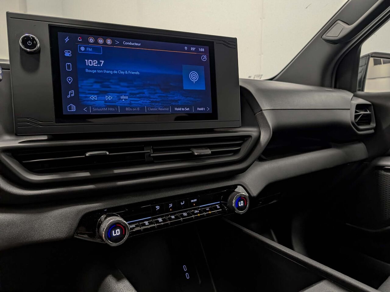CHEVROLET Silverado EV eAWD Crew Cab 4WT Grosse Batterie 2024 Blanc Sherbrooke - photo #5
