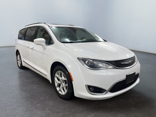 2017 Chrysler PACIFICA Touring-L Plus White