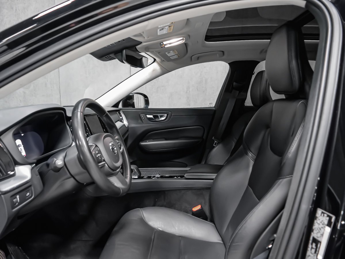 2022 Volvo XC60 B6 MOMENTUM CLIMATE PREMIUM Black Montreal - photo #11