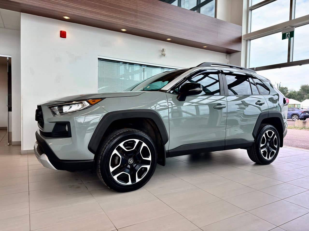 2020 Toyota RAV4 gray Notre-Dame-des-Prairies - photo #2