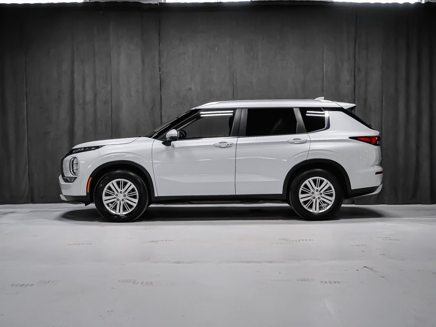2024 Mitsubishi Outlander LE 2 SET DE PNEU APPLE CAR PLAY White