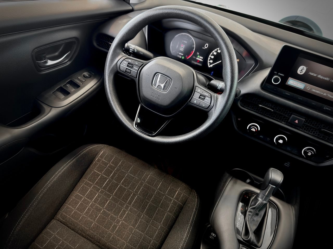 2024 Honda HR-V Black Notre-Dame-des-Prairies - photo #16
