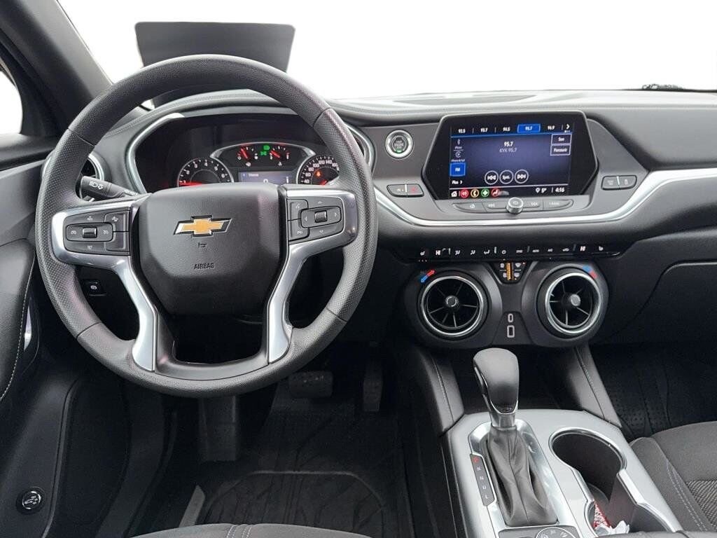 2022 Chevrolet Blazer VIN 3GNKBHRS6NS112735 Black Chicoutimi - photo #8