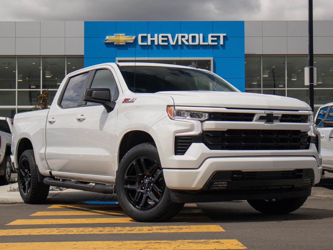 2024 Chevrolet Silverado 1500 4WD Crew Cab 147 RST White Sherwood Park - photo #14