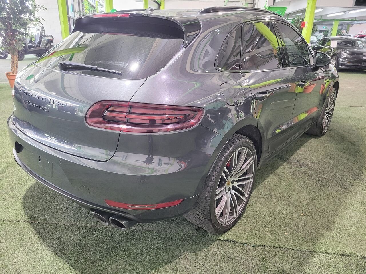 2018 Porsche Macan Black  - photo #5