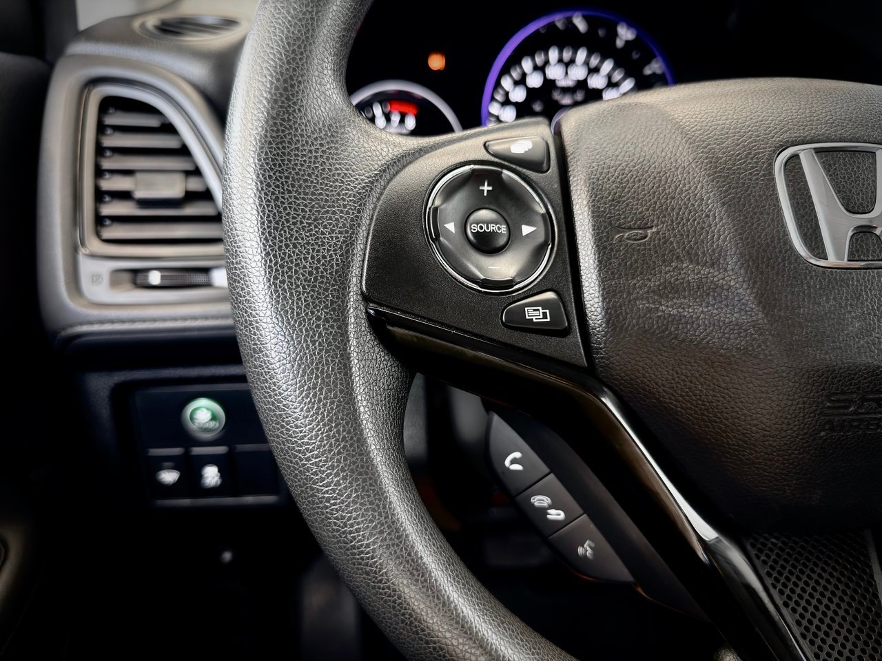 2016 Honda HR-V Notre-Dame-des-Prairies - photo #20