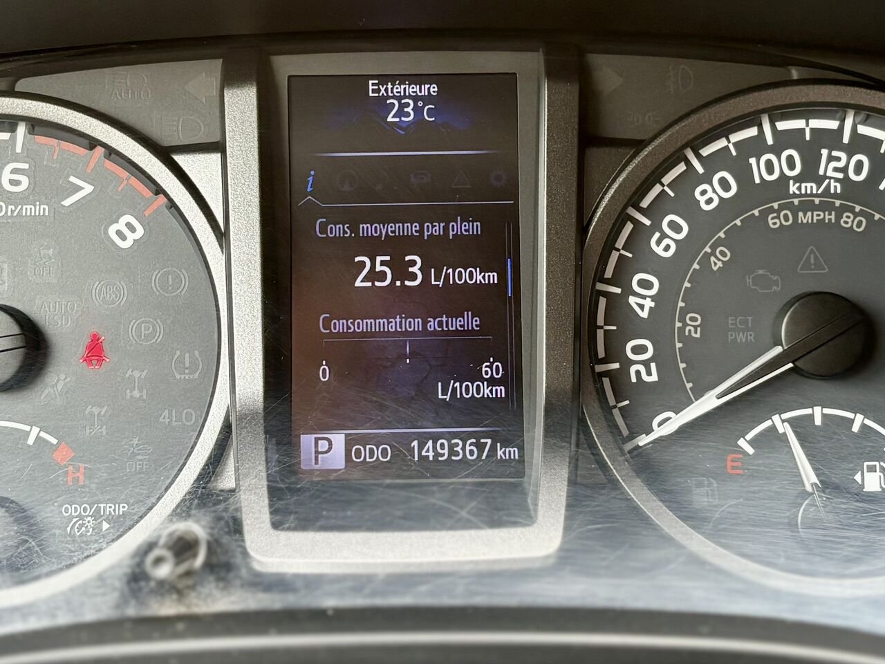Toyota TACOMA 2018 Argent Mont-Laurier - photo #17