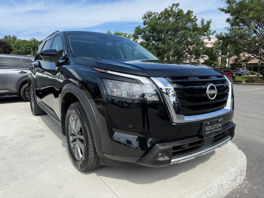 2024 Nissan Pathfinder SV 4RM Black