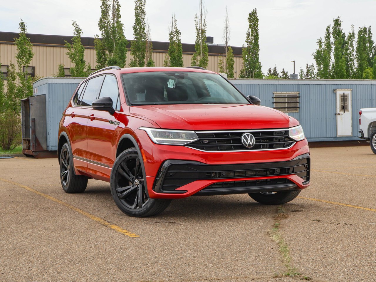 2024 Volkswagen Tiguan Comfortline R-Line Black Edition 4MOTION Red Sherwood Park - photo #1