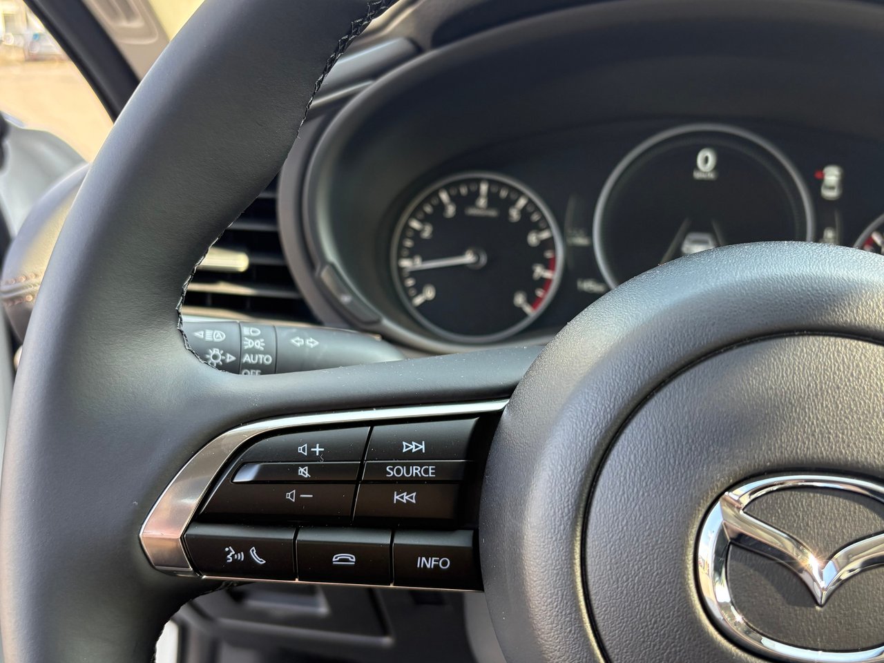 2025 MAZDA Mazda3 GS Snowflake White Pearl Châteauguay - photo #15