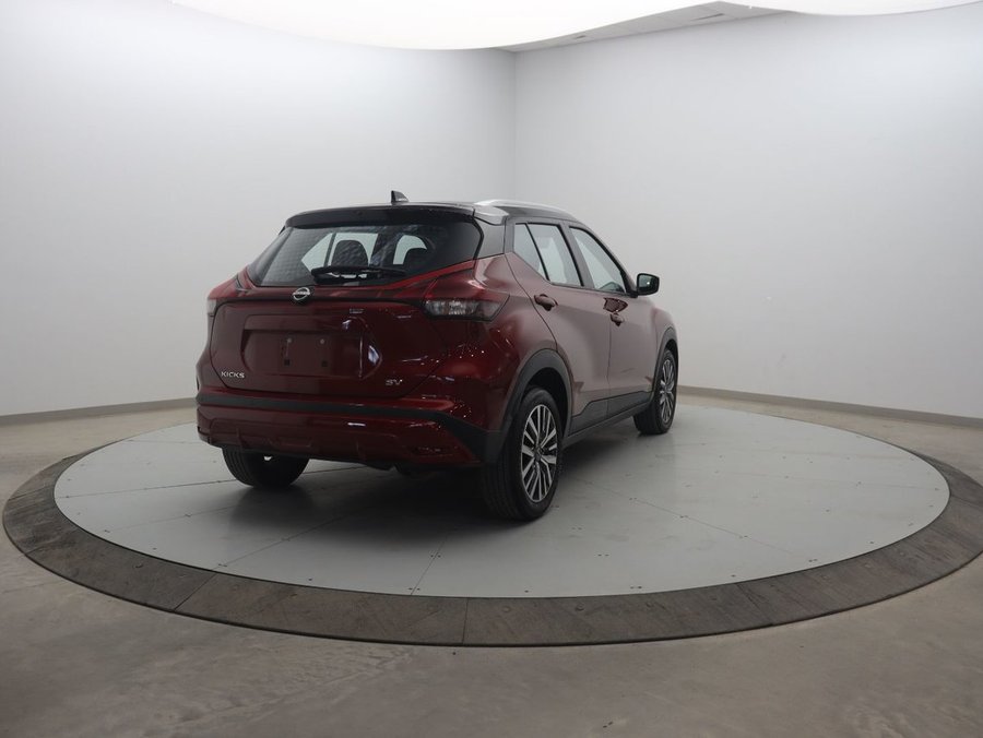 2024 Nissan Kicks 2024 Scarlet Ember Tintcoat/Super Black