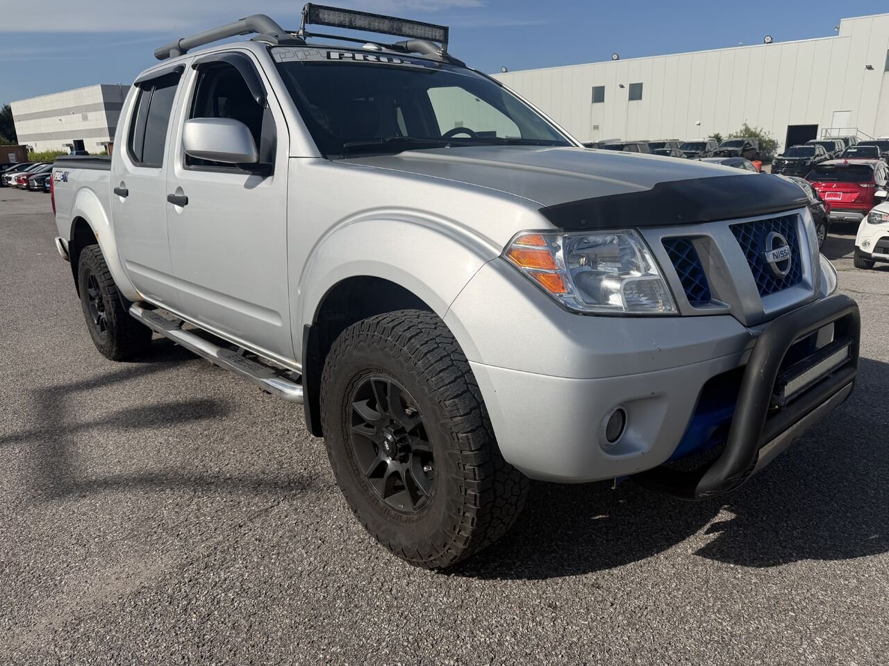 NISSAN FRONTIER PRO-4X SV cabine double 4x4 caisse longue BA 2018 Gris Gatineau - photo #15