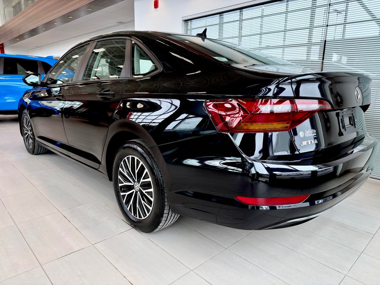 Volkswagen Jetta 2025 Gris Notre-Dame-des-Prairies - photo #8