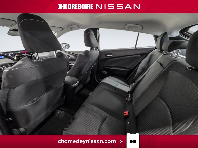 2022 Toyota Prius White Blainville - photo #22