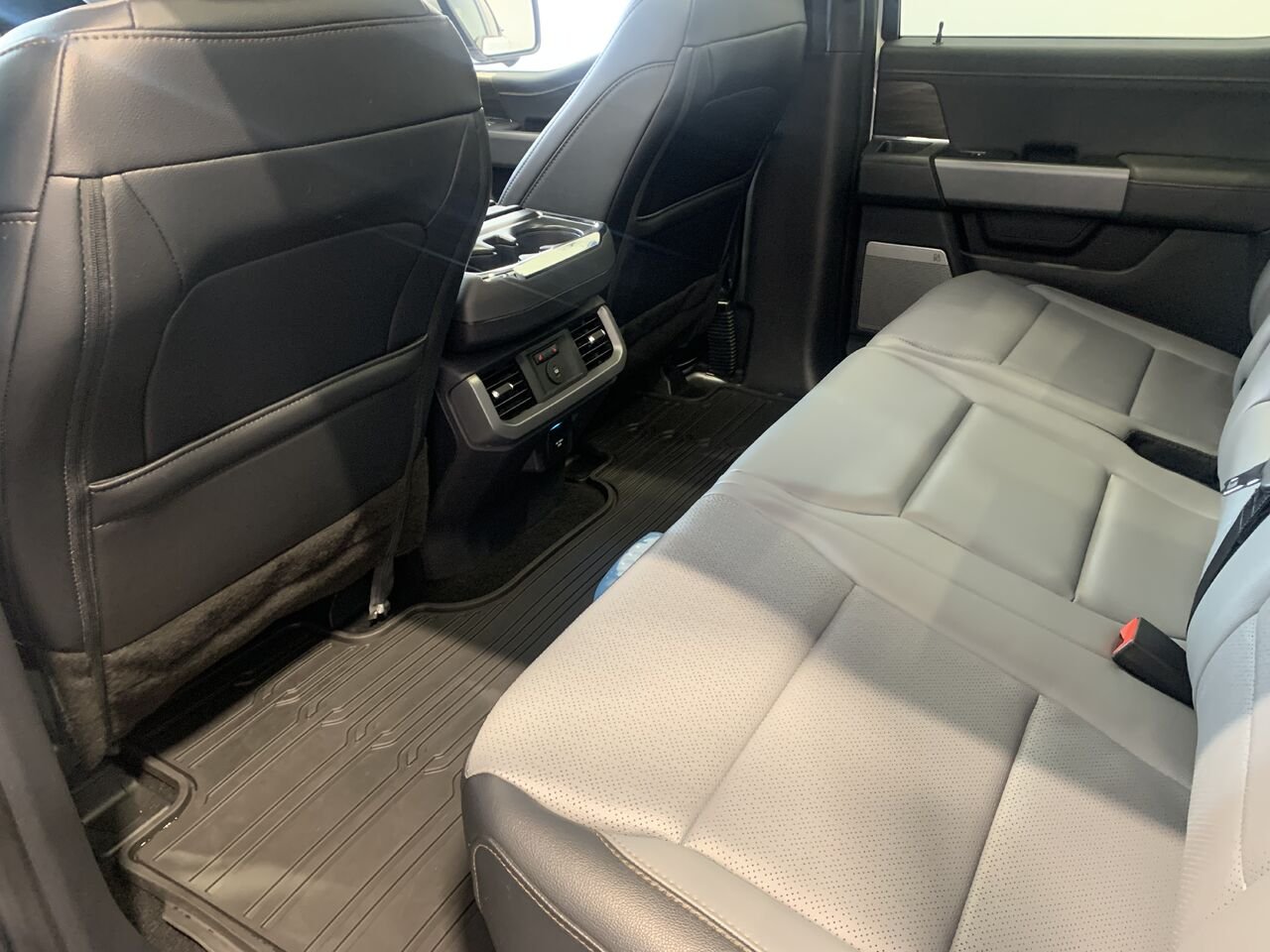 2025 Ford F-150 Lightning White Châteauguay - photo #19