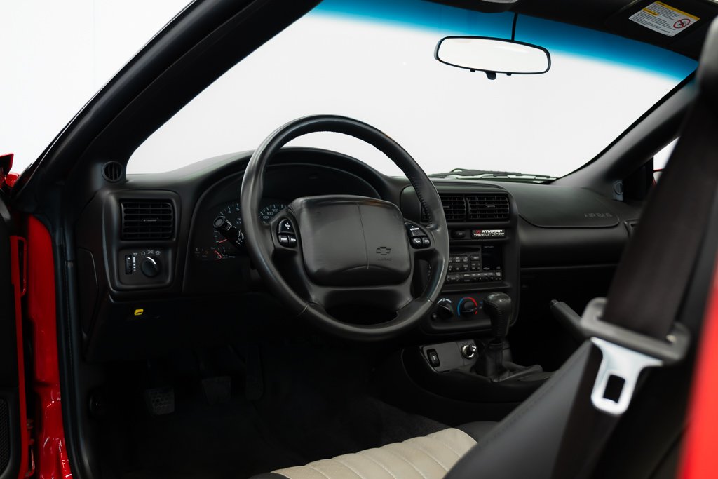 2002 Chevrolet Camaro SS PRIX EN USD *CAR IN MILES * Red Montreal - photo #15