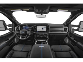 Ford Super Duty F-350 à roues arrière jumelées Platine