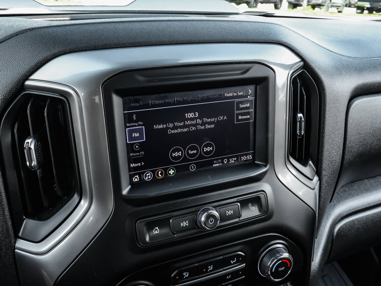 2024 Chevrolet Silverado 1500 4WD Crew Cab 147 Custom Trail Boss White Sherwood Park - photo #28