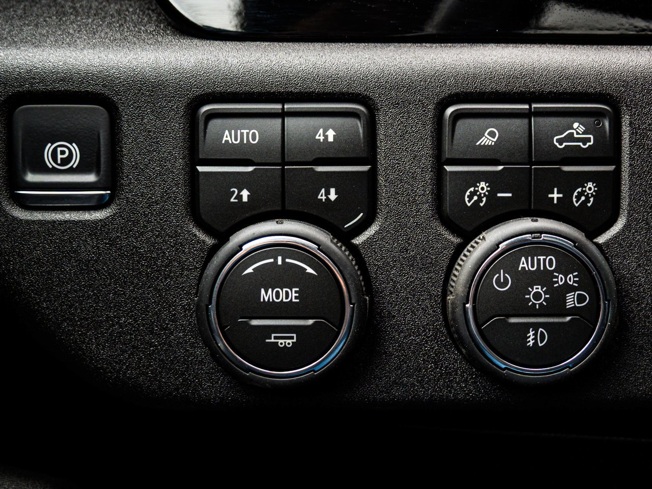 2026 Chevrolet Silverado 3500HD 4WD Crew Cab 159 LTZ Blue Sherwood Park - photo #18