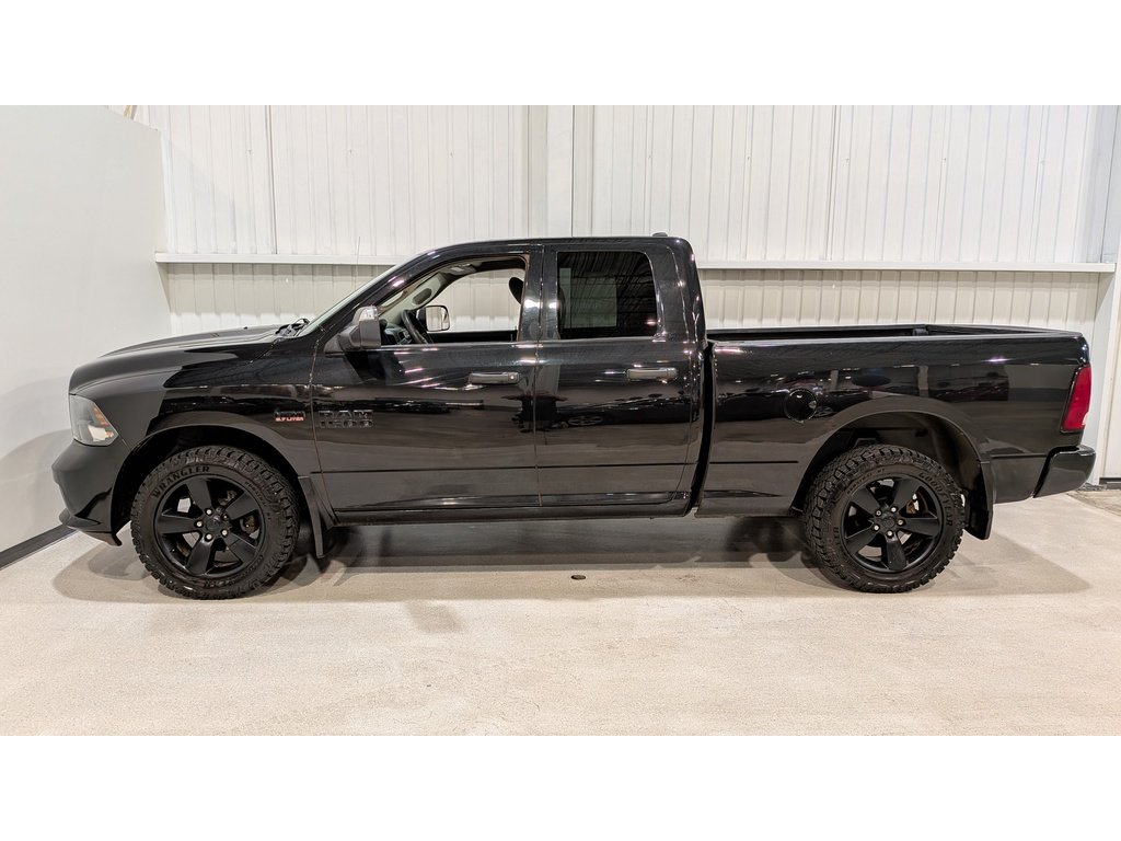 2018 Ram 1500 Express 4x4 Quad Cab 6'4" Box *Ltd Avail* Black Val-David - photo #5