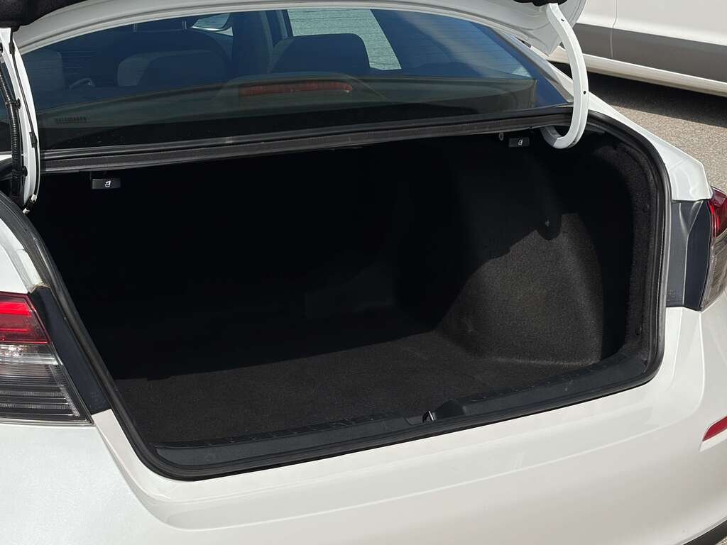 2022 Honda Civic Sedan LX CVT White Gatineau - photo #17