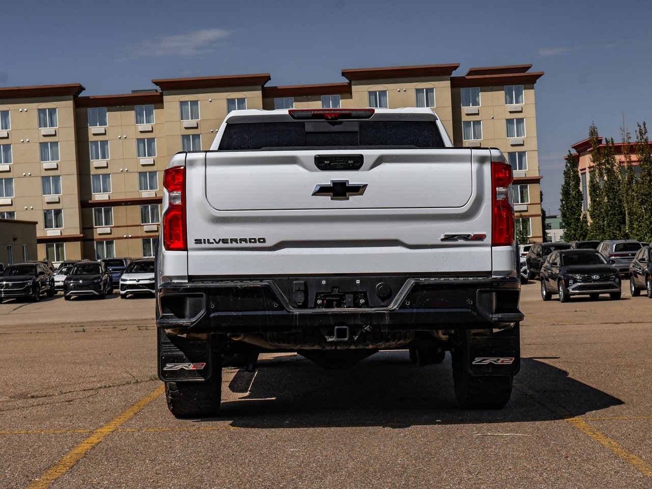2024 Chevrolet Silverado 1500 4WD Crew Cab 147 ZR2 White Sherwood Park - photo #6
