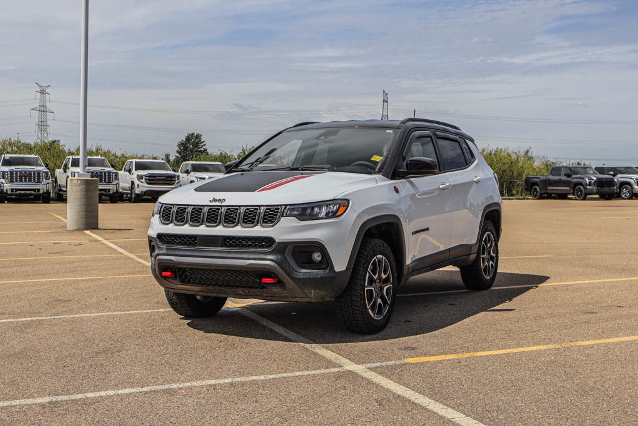 2025 Jeep Compass Trailhawk 4x4 White Sherwood Park - photo #3