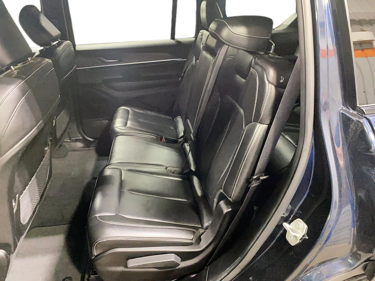 2024 Jeep Grand Cherokee L VIN 1C4RJKBGXR8559905 Black Baie-Comeau - photo #8