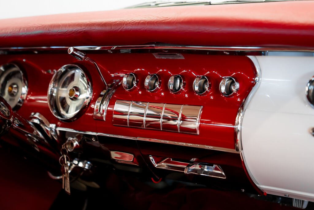 Chrysler New Yorker PRIX IN USD St.Regis | CAR IN MILES 1955 Rouge Montréal - photo #36