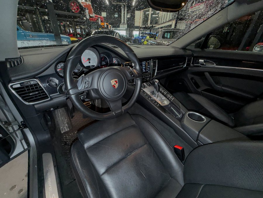 2010 Porsche Panamera 2010 Black
