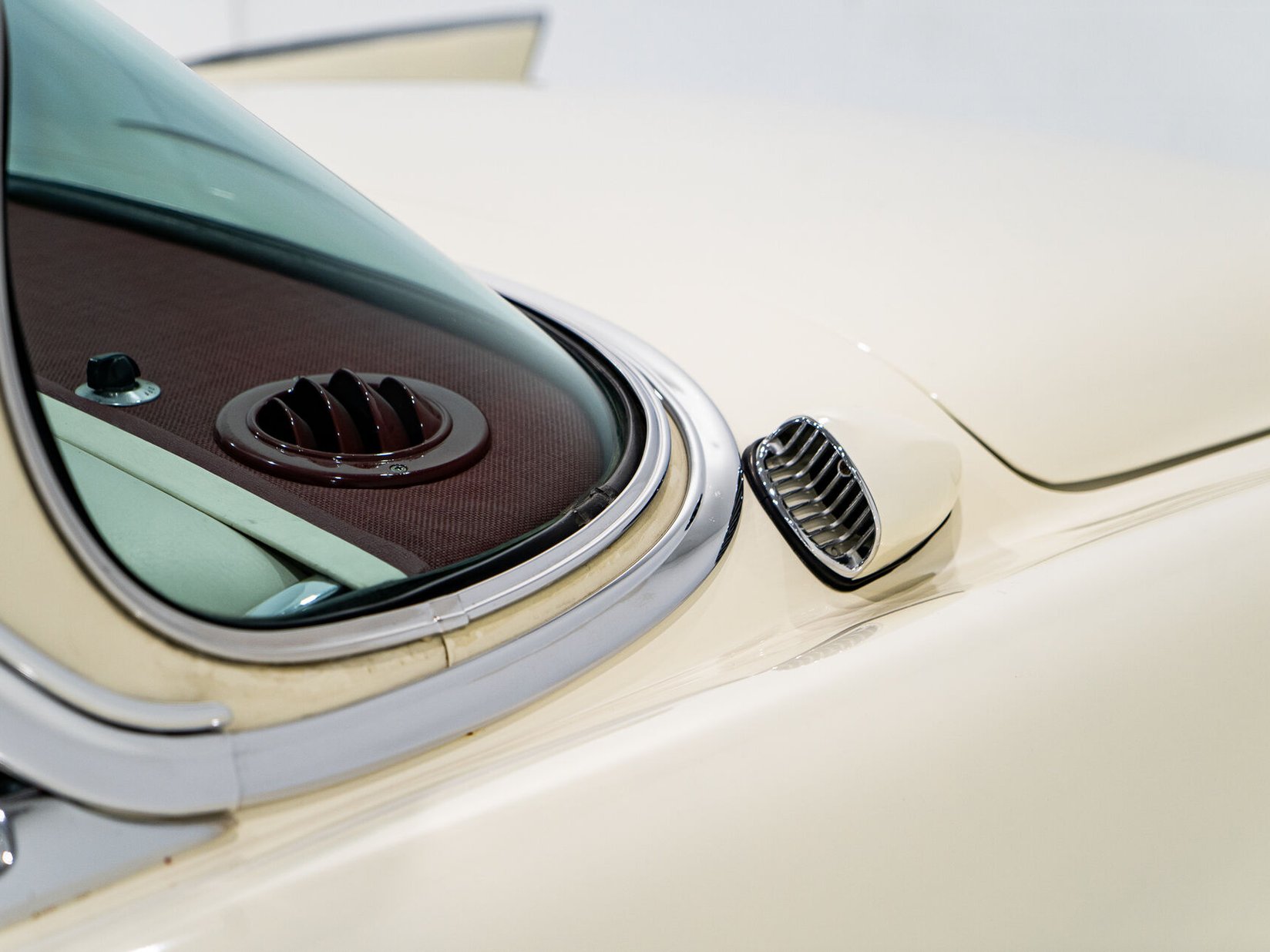1956 Cadillac Eldorado Seville With Factory A/C | PRIX EN USD White Montreal - photo #40