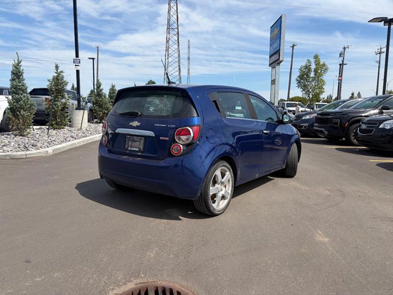 2013 Chevrolet Sonic 5dr HB LTZ Auto Blue Sherwood Park - photo #4