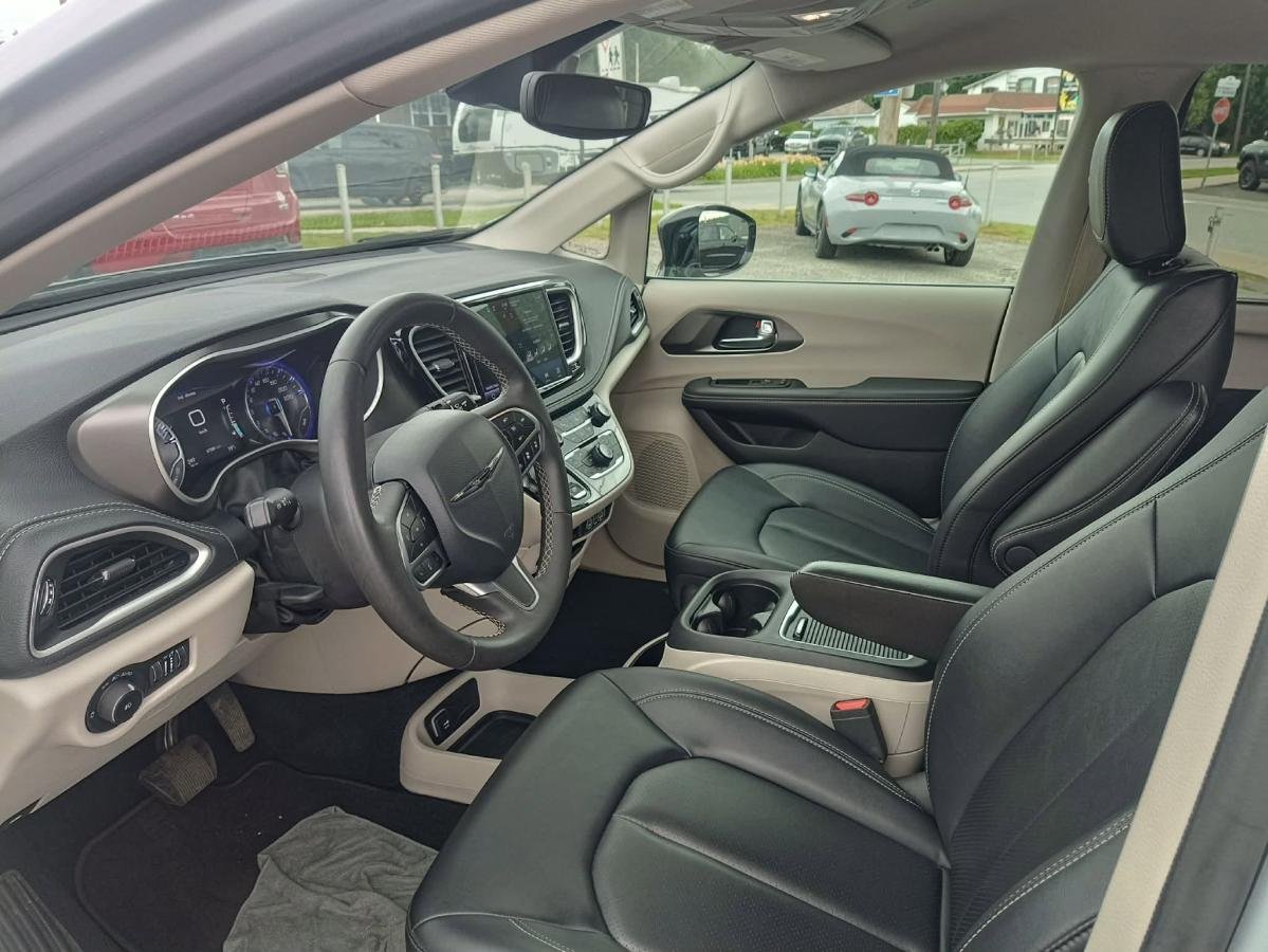 Chrysler Pacifica 2024 Gris Lac Mégantic - photo #8