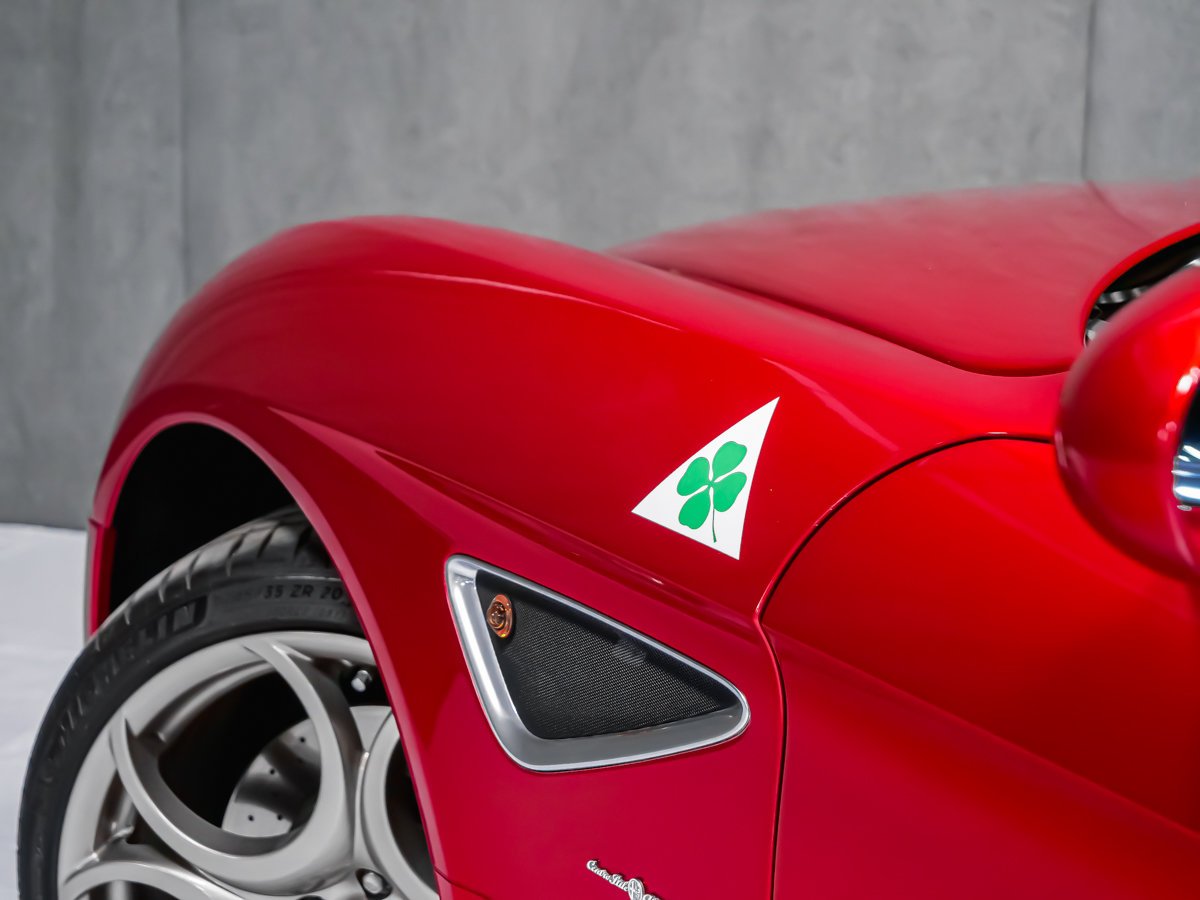 Alfa Romeo 8C Competizione 2008 Rouge Montréal - photo #10