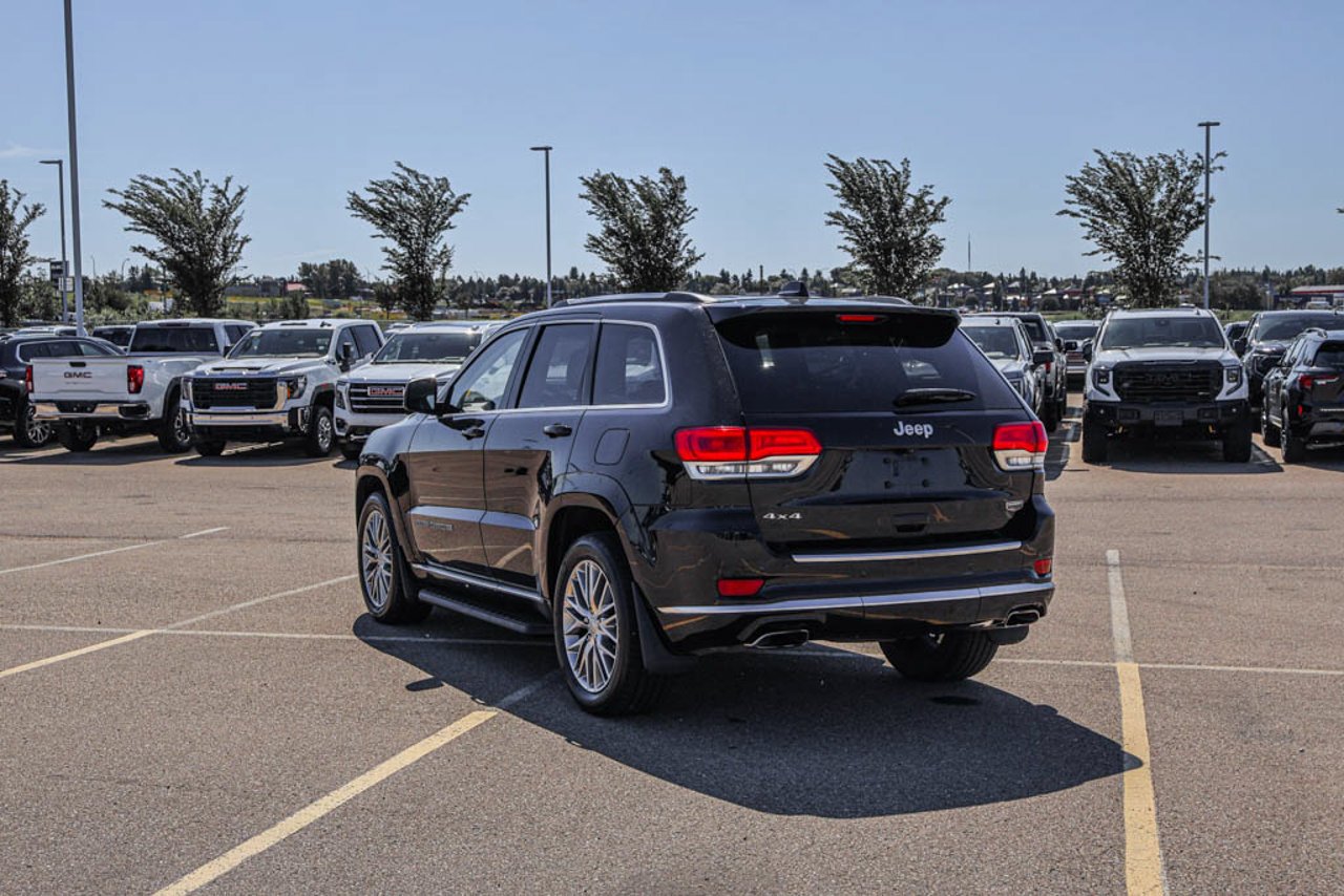 2017 Jeep Grand Cherokee 4WD 4dr Summit Black Sherwood Park - photo #5