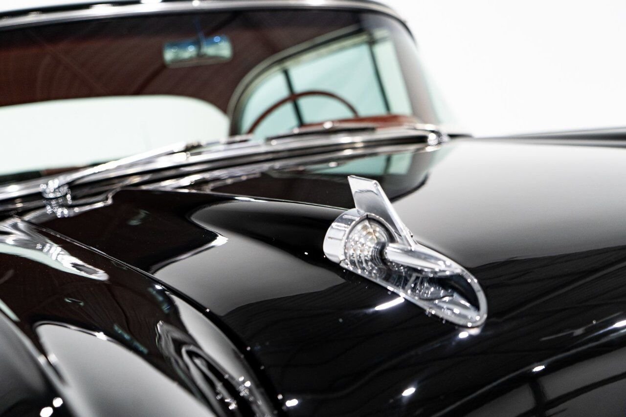 Chevrolet Bel Air Beautifully presented. Restored in desirable color combo | PRIX EN USD 1957 Noir Montréal - photo #44