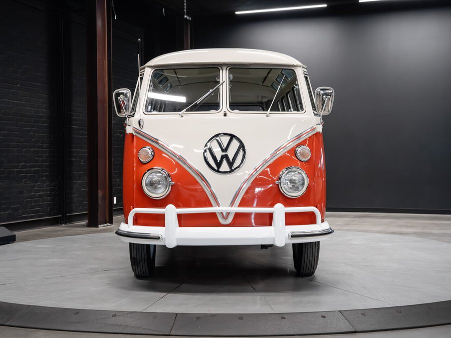 1964 Volkswagen 21-Window Deluxe Microbus 1964 Red