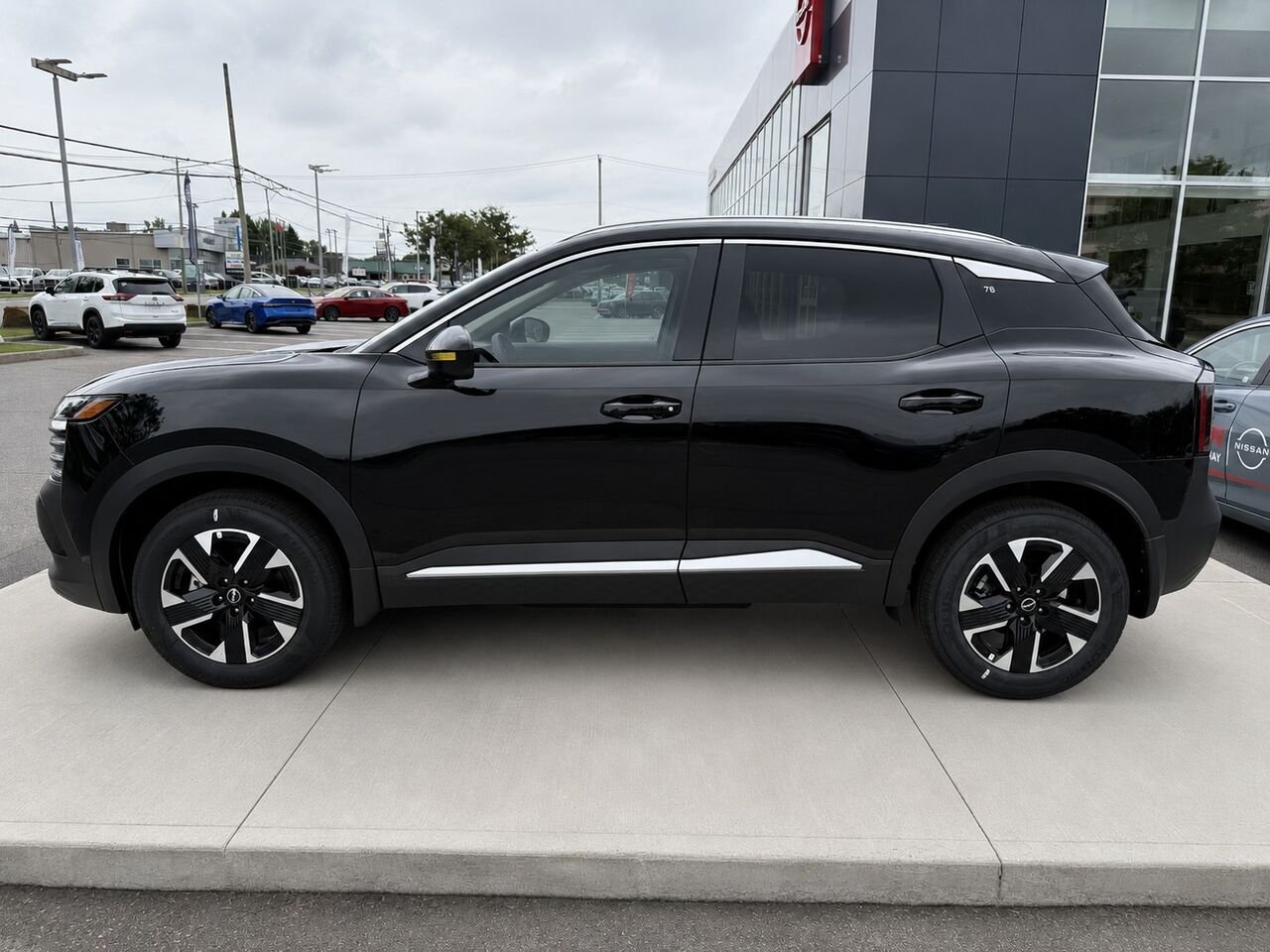 NISSAN Kicks KICKS SV PRIVILEGE AWD 2026 Super noir Châteauguay - photo #1