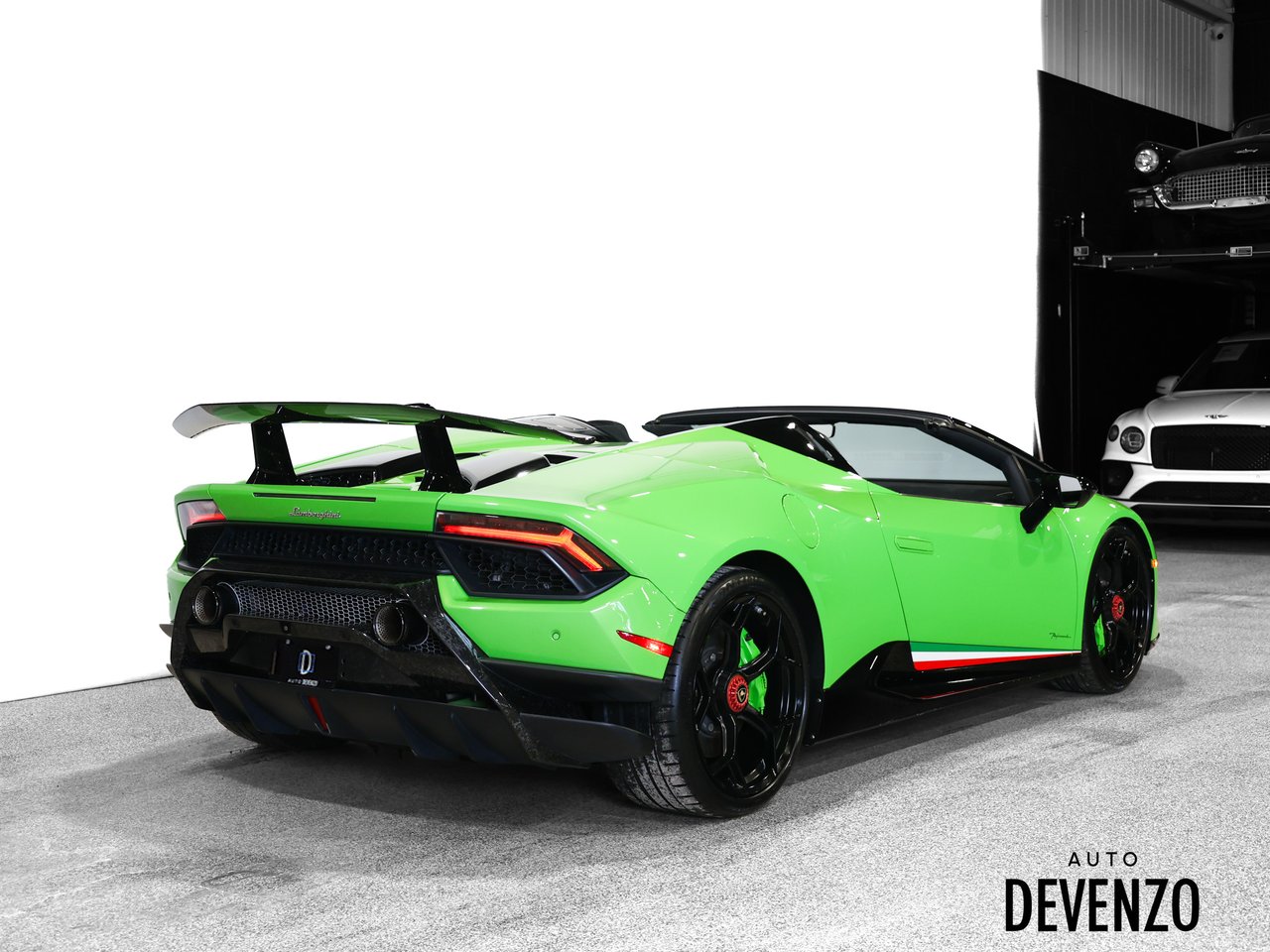 2018 Lamborghini Huracan Green Saint-Eustache - photo #2