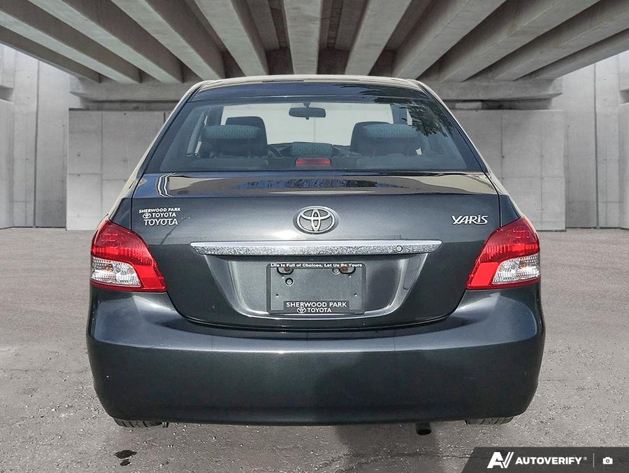 2010 Toyota Yaris 2010 Grey