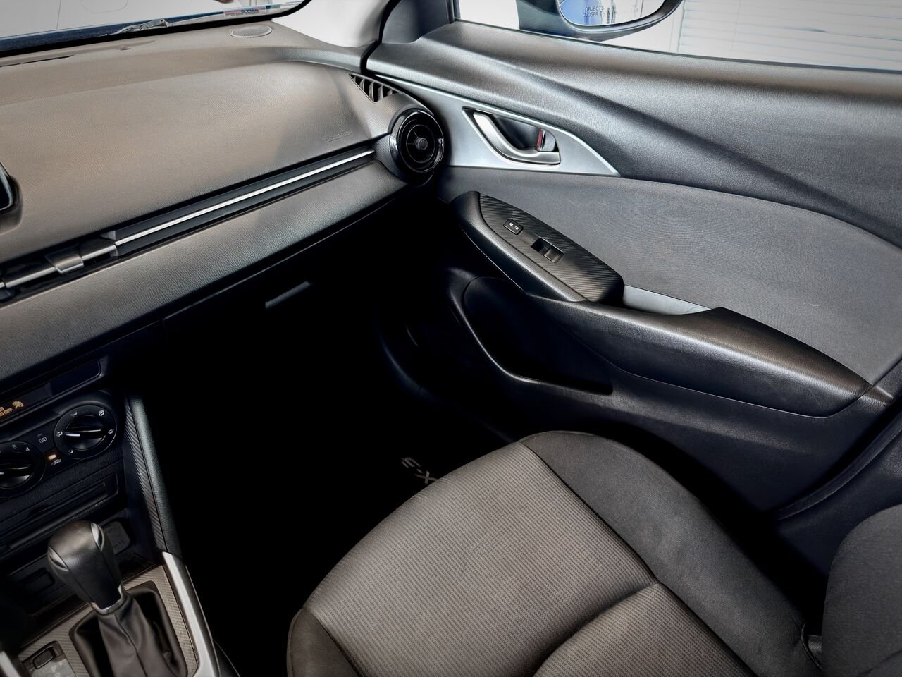 2017 Mazda CX-3 Blue Notre-Dame-des-Prairies - photo #16