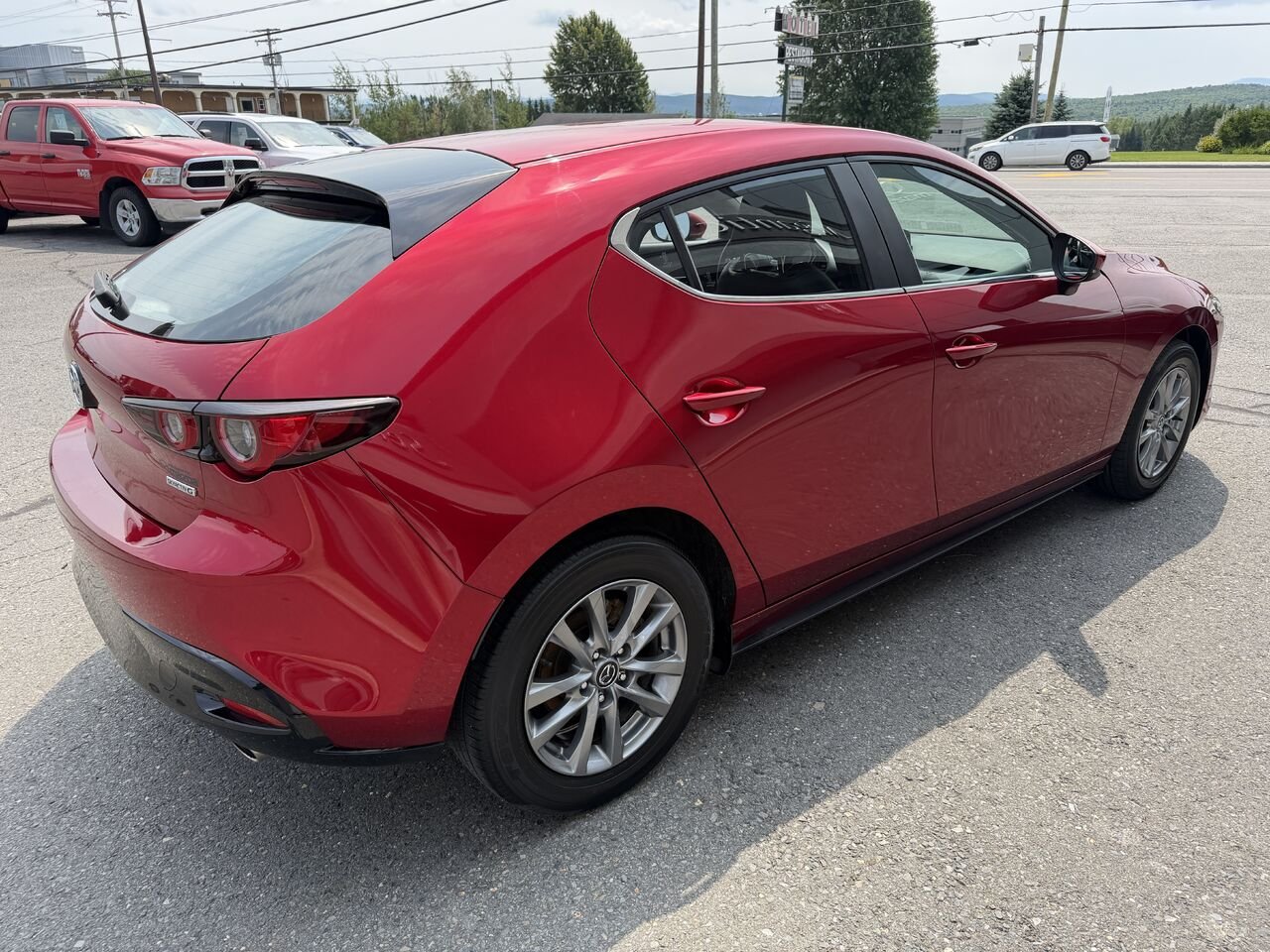2025 Mazda Mazda3 Sport Red Lac Mégantic - photo #4