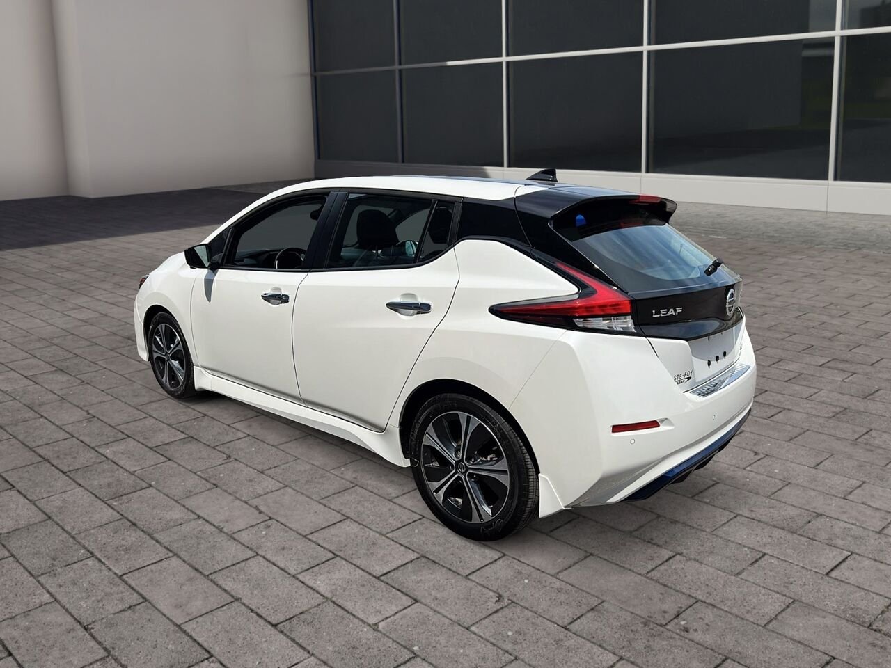 Nissan LEAF SV 40 KWH 2021 Blanc Québec - photo #3