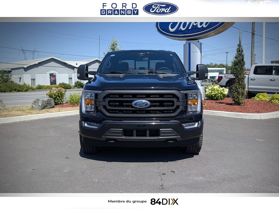 Ford F-150 XLT cabine SuperCrew 4RM caisse de 5,5 pi 2023 Noir