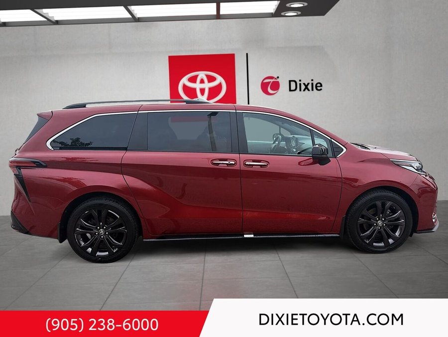 2023 Toyota Sienna 2023 Red