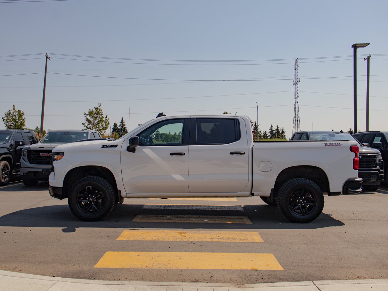 2024 Chevrolet Silverado 1500 4WD Crew Cab 147 Custom Trail Boss White Sherwood Park - photo #6